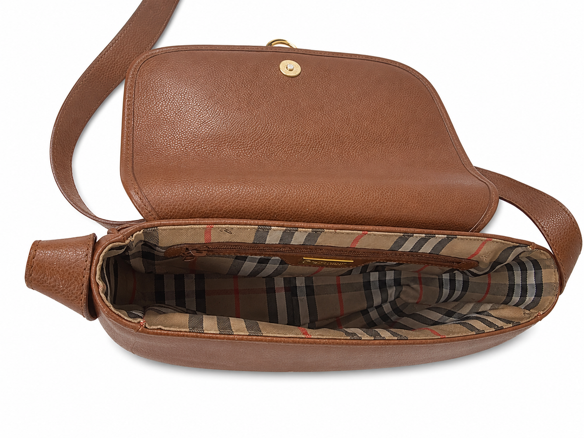 Vintage Burberrys of London crossbody saddle bag